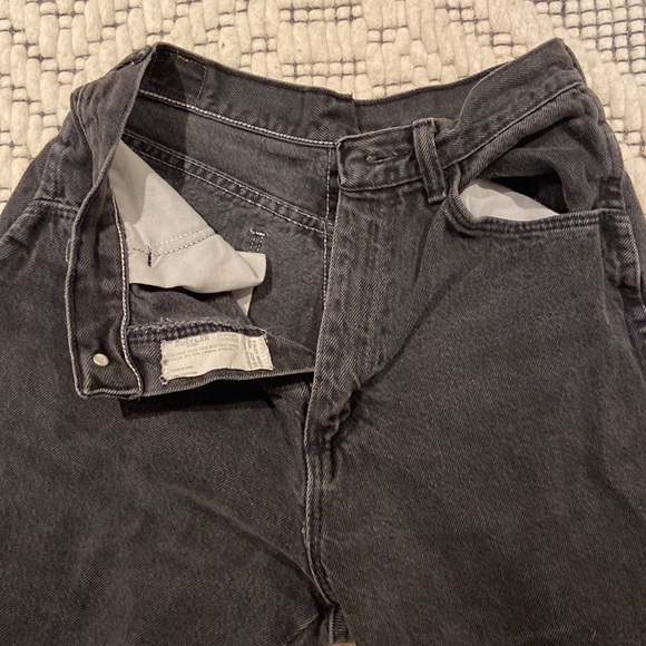 Black woman’s boyfriend jeans size 10 high rise vintage jeans - Picture 3 of 4